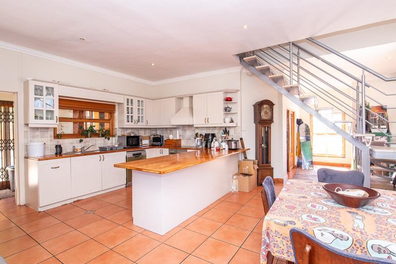 5 Bedroom Property for Sale in Fish Hoek Western Cape